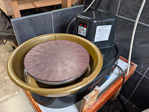 Electric pottery wheel with - electric,